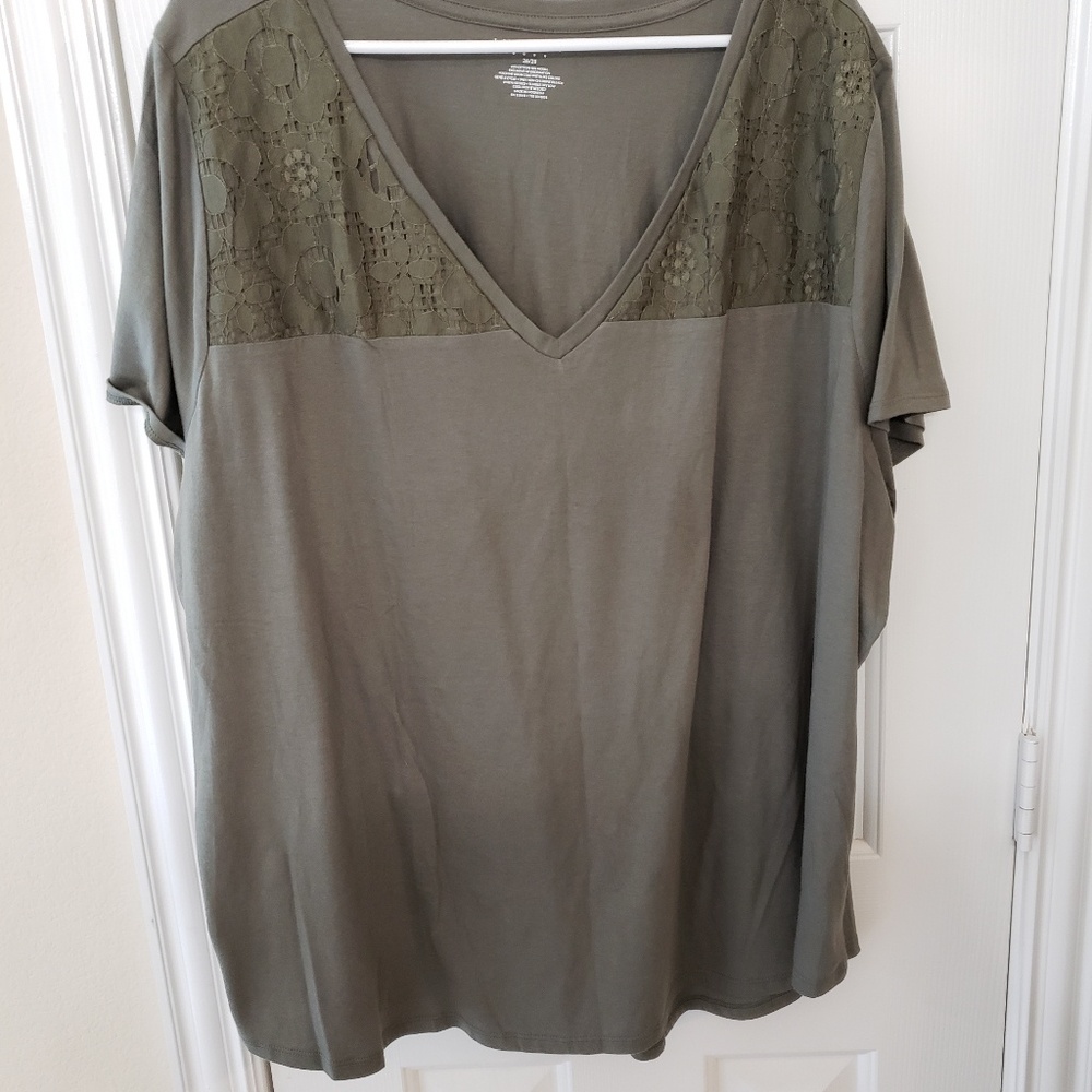 Lane Bryant t- shirt